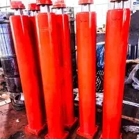 Agafa el cilindre hidràulic